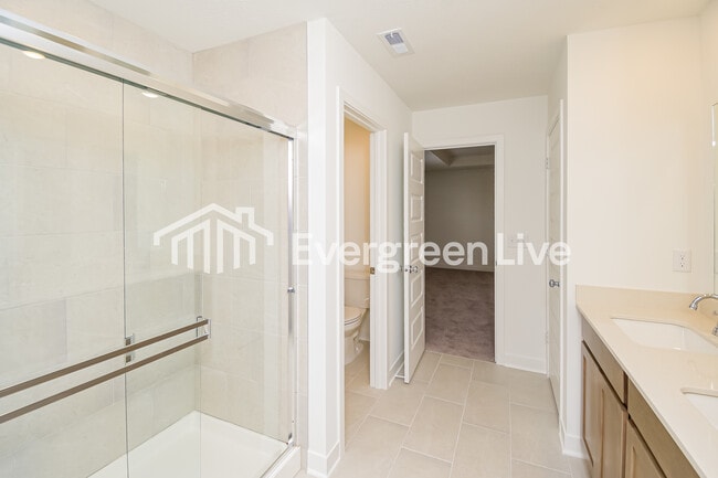 Building Photo - 15450 Alperton Rd