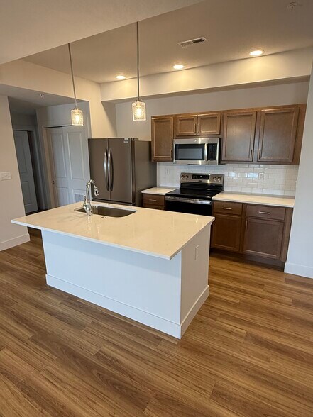 Building Photo - 913 Green Mill Rd