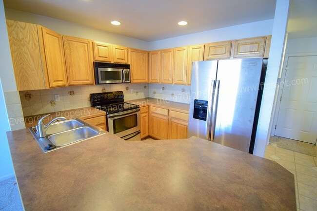 Building Photo - 127 Bayside Cir