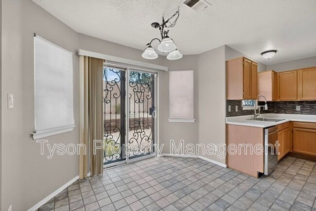 Building Photo - 1409 Stoneway Dr NW