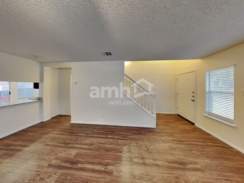 Building Photo - 2407 Canyon Rim