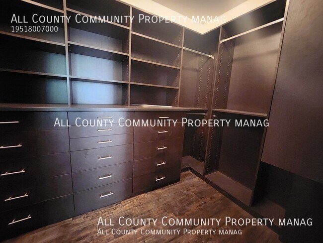 Building Photo - 43 Los Indios