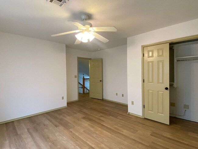 Building Photo - 4 Bedroom With Downstairs Master Bed