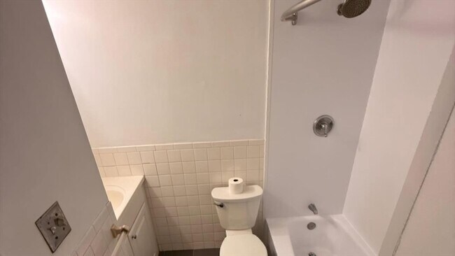 Building Photo - 12 Woodland St