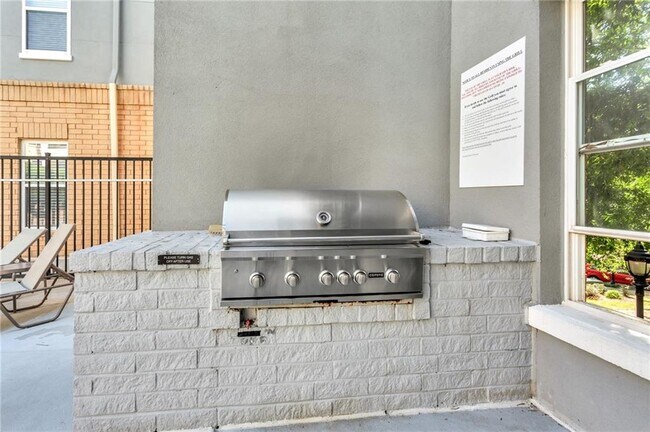 Building Photo - 870 Inman Vlg Pkwy NE