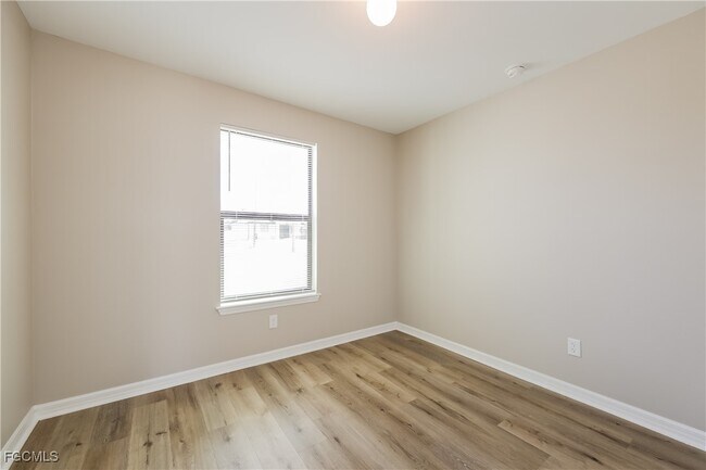 Building Photo - 2910 36th St SW