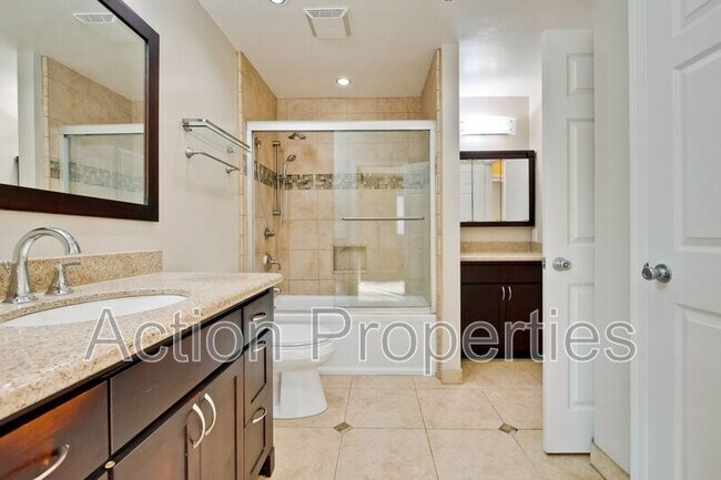 Building Photo - 3041 Kaiser Dr