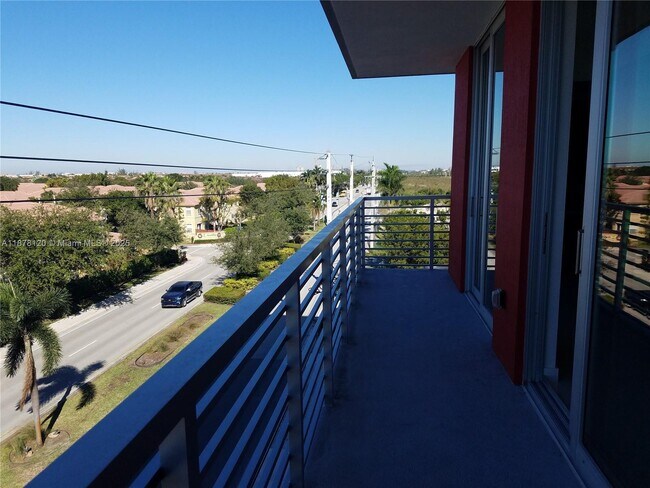 Building Photo - 7875 NW 107th Ave