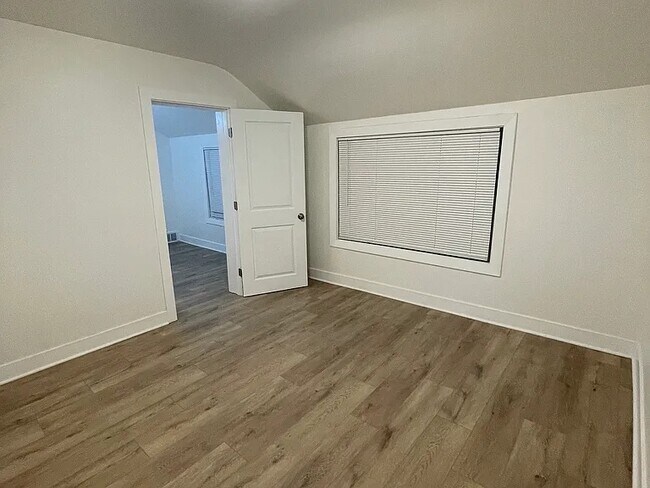 Building Photo - 269 E Woodland Rd