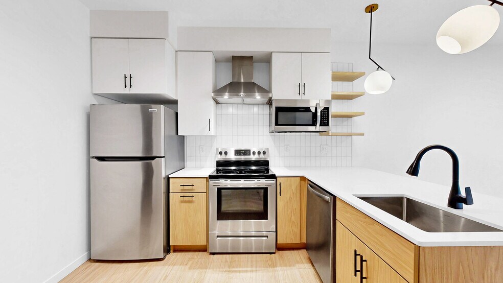 Building Photo - CityLine