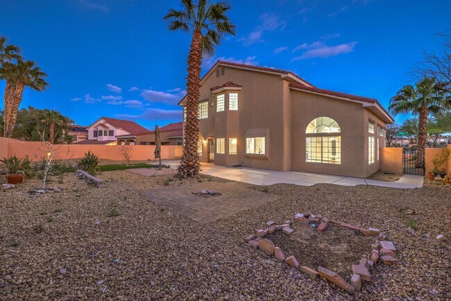 Building Photo - Beautiful 4BR / 3BA Corner-Lot Home with Designer Finishes