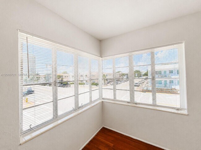 Building Photo - 7407 Byron Ave