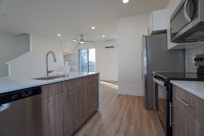 Building Photo - 4621 N Iota Ln