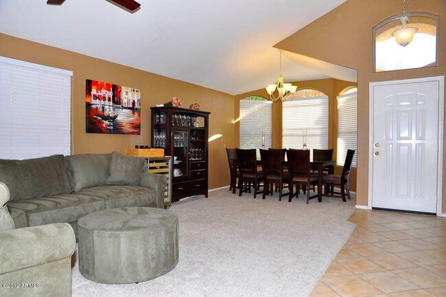 Building Photo - 3713 E Monona Dr