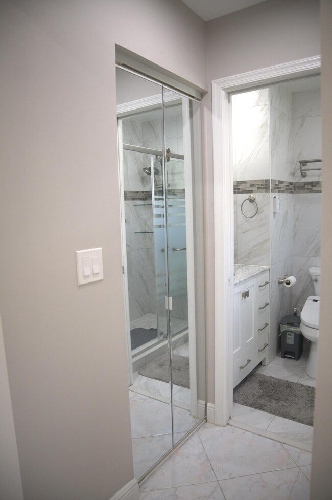 Building Photo - 9746 Lancaster Pl