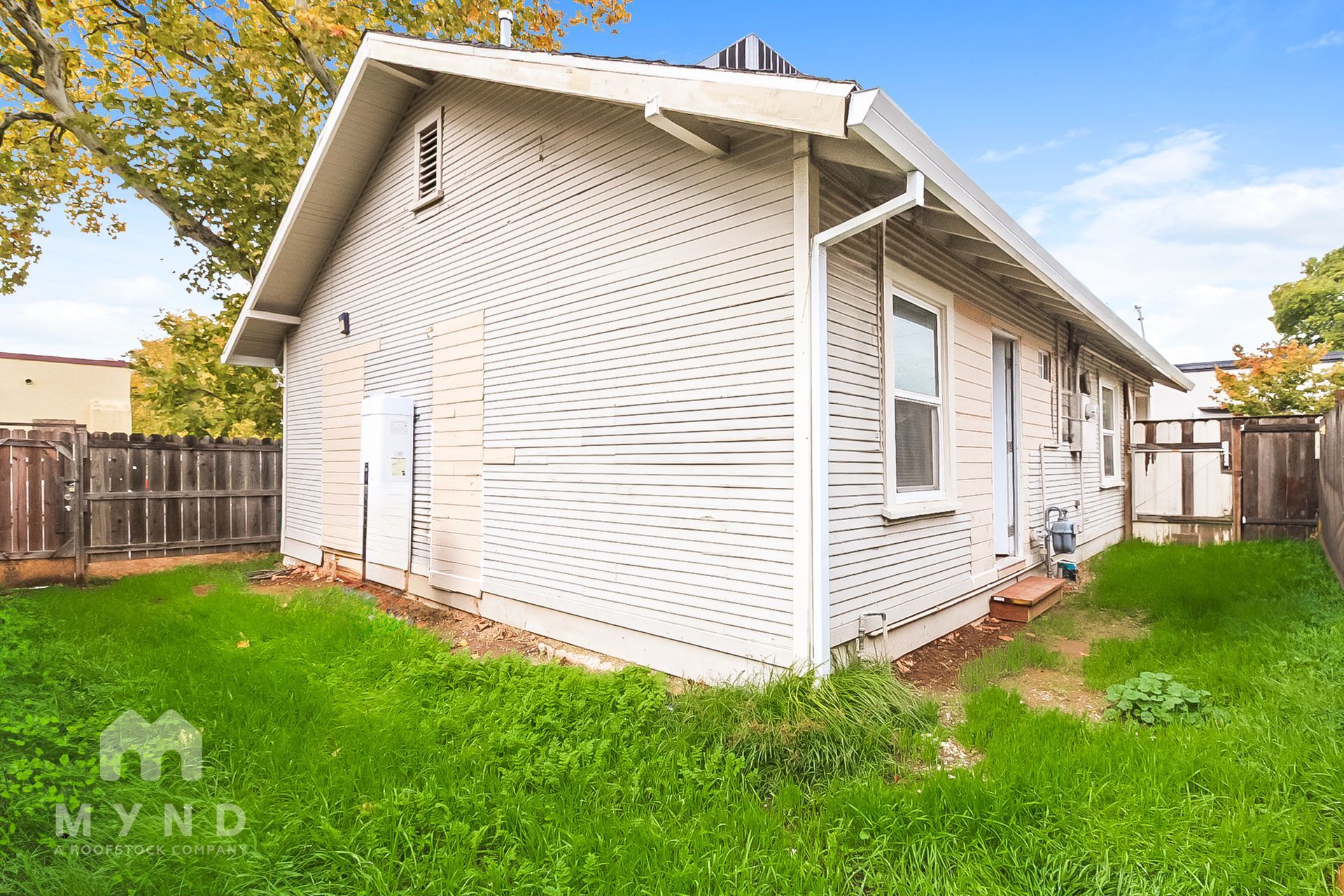 Building Photo - 702 Dixieanne Ave