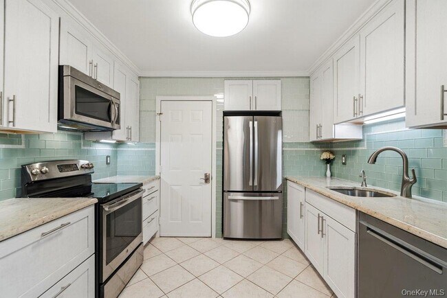Building Photo - 21 Revere Dr