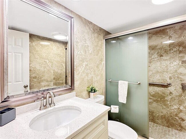 Building Photo - 3505 Oaks Way