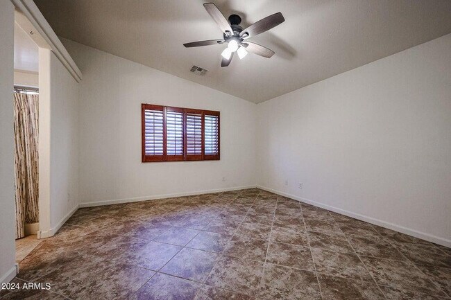 Building Photo - 3974 N Dead Wood Dr