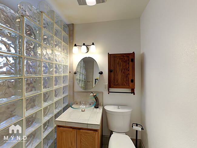 Building Photo - 524 Dudley Way