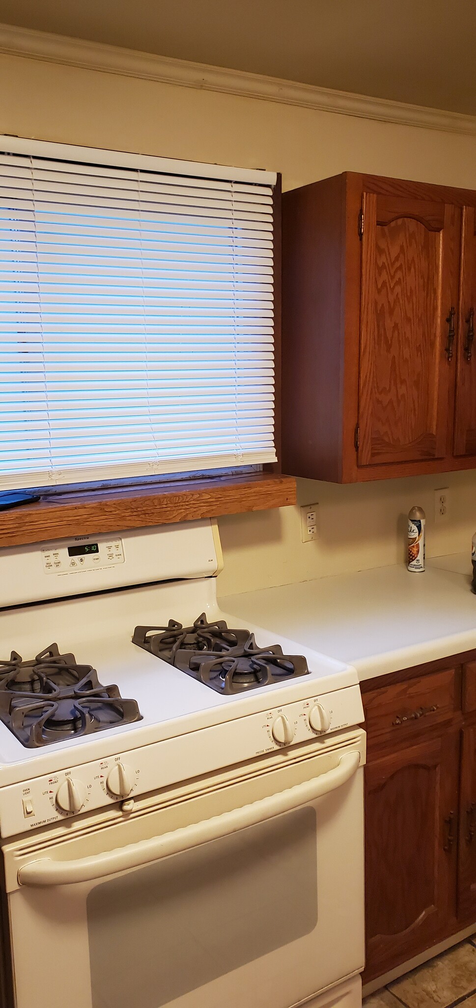 Kitchen - 410 Morton Ave