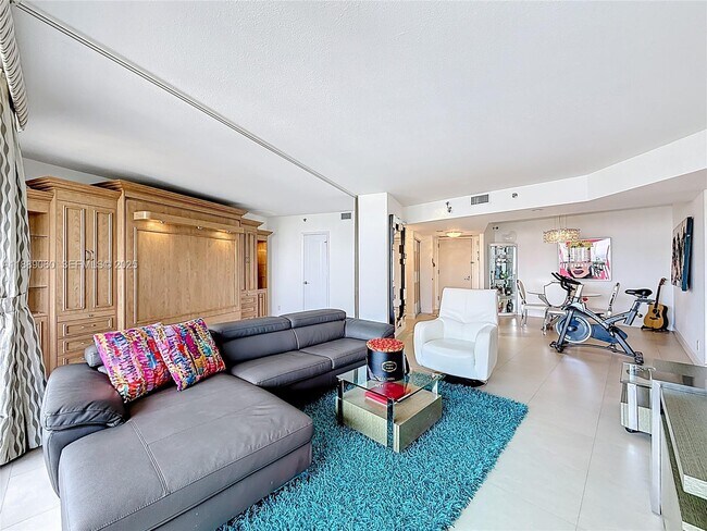 Building Photo - 1000 W Island Blvd