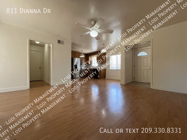 Building Photo - 811 Dianna Dr