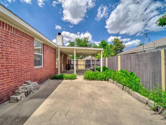 Building Photo - 2500 Westheimer Rd