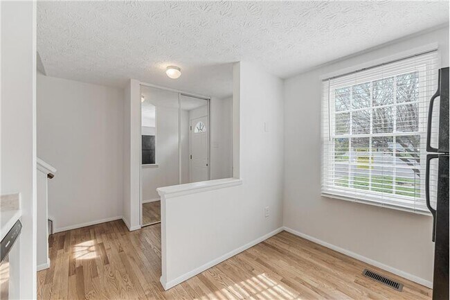 Building Photo - 1682 Harvest Green Ct