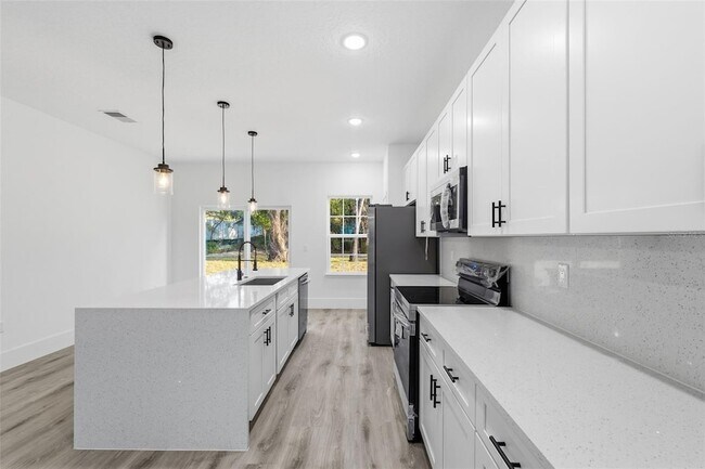 Building Photo - 3427 W Webster Pl