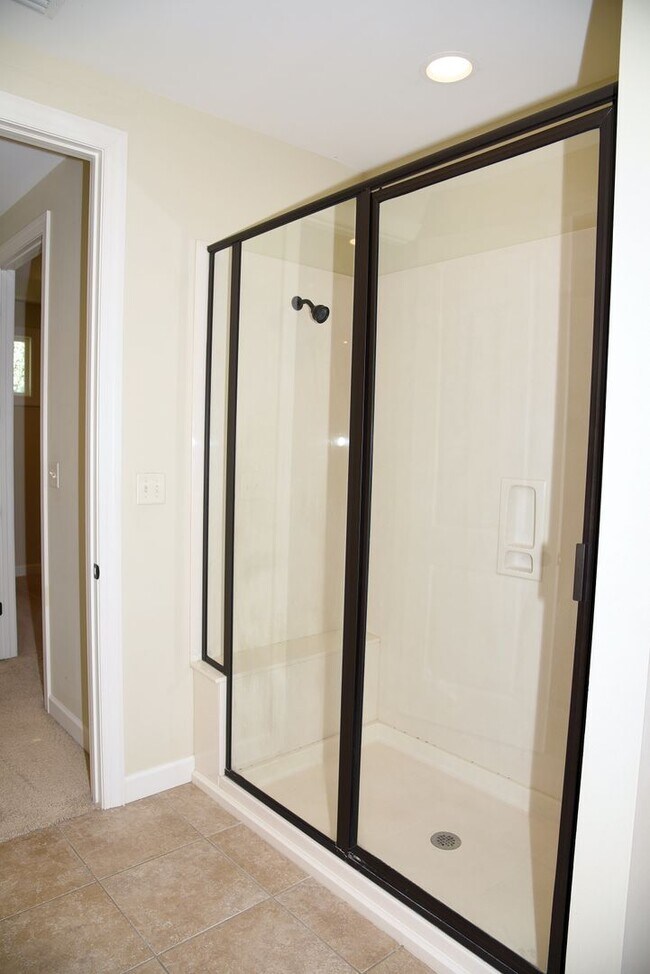 Building Photo - Modern Home in Bluewater Bay!