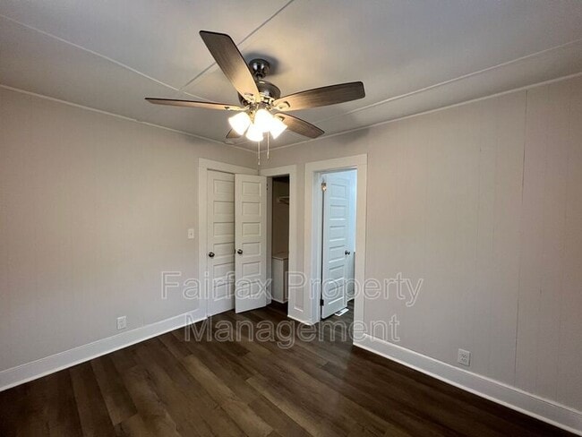 Building Photo - 215 Temple Ave