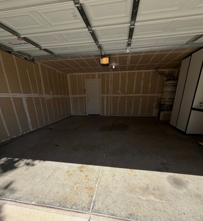 Building Photo - 9839 Tarzo Way