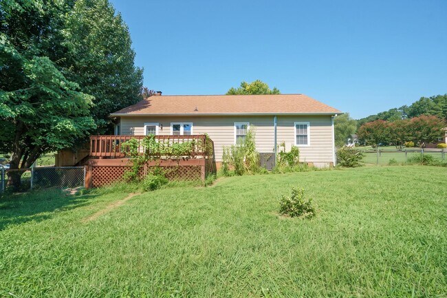 Building Photo - 5142 Blackberry Ln
