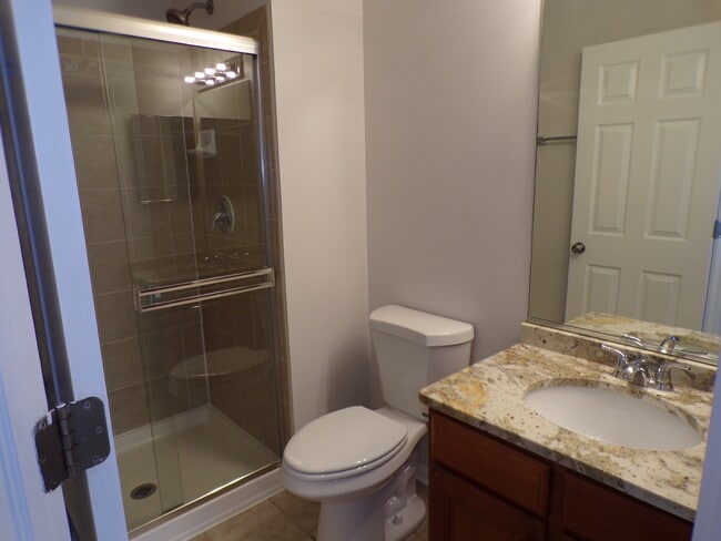 Building Photo - 583 S Parkside Dr