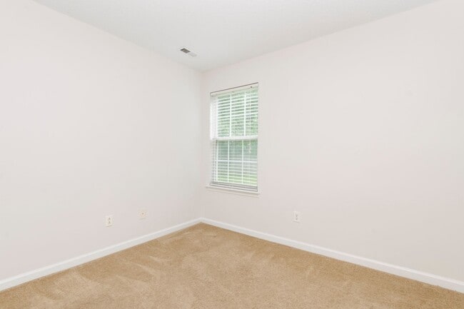 Building Photo - Cozy Ranch Living with Fenced Backyard in the Heart of Holly Springs!