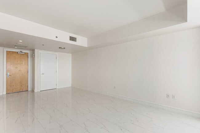 Building Photo - 2700 S Las Vegas Blvd