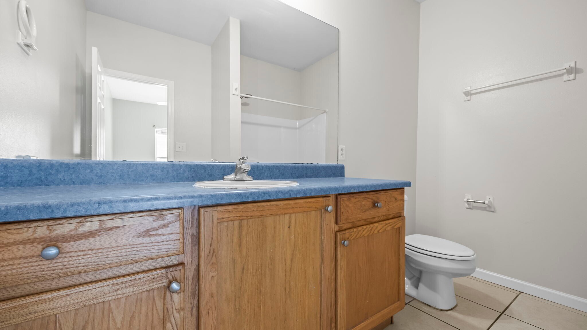 Building Photo - 601 S Cedar St