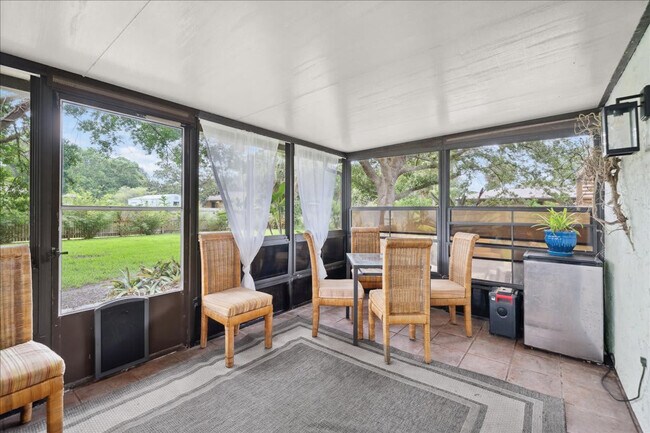 Building Photo - 171 Salmon Dr NE