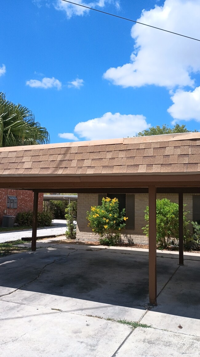 Building Photo - 2605 Treasure Hills Blvd