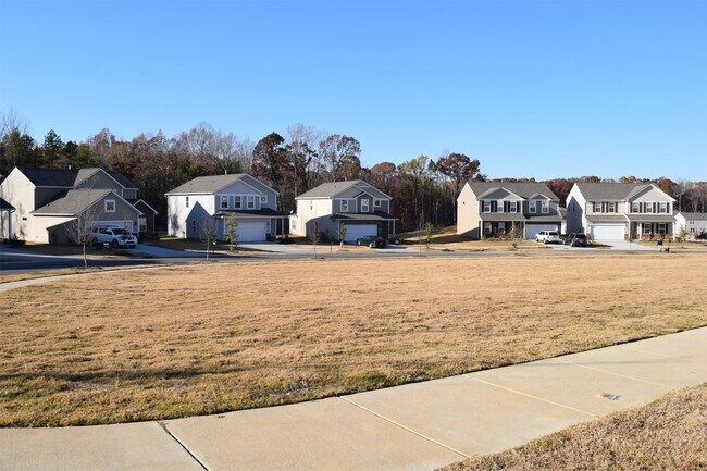 Building Photo - 9032 Magnolia Lily Ave