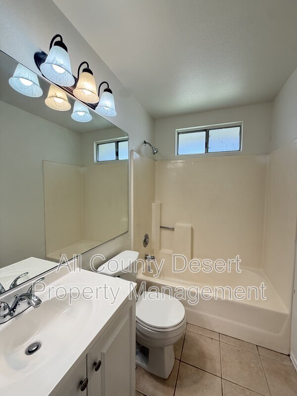 Building Photo - 52020 Avenida Mendoza
