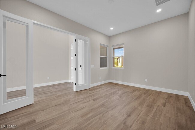 Building Photo - 11079 Rolling Vista Dr