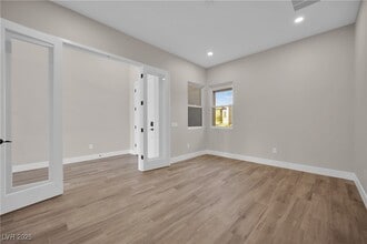 Building Photo - 11079 Rolling Vista Dr