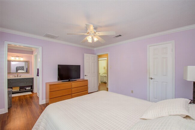 Building Photo - 16209 Wall St