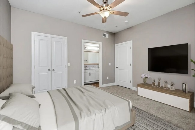 Building Photo - Chic Home with $500 Bonus