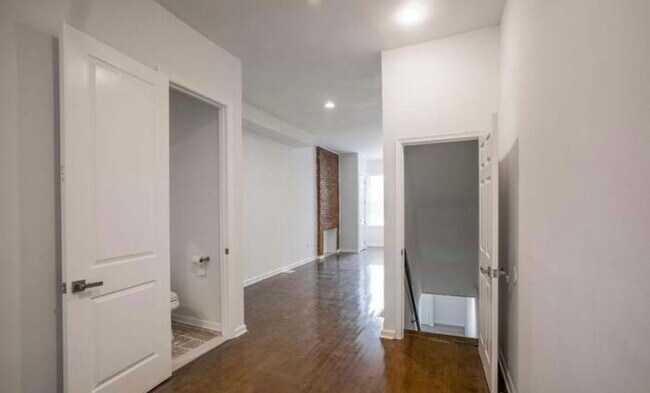 Building Photo - 815 N Calhoun St