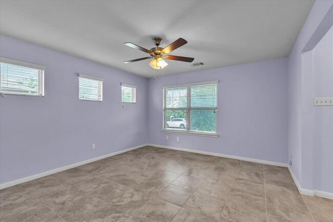 Building Photo - 440 Star Thistle St