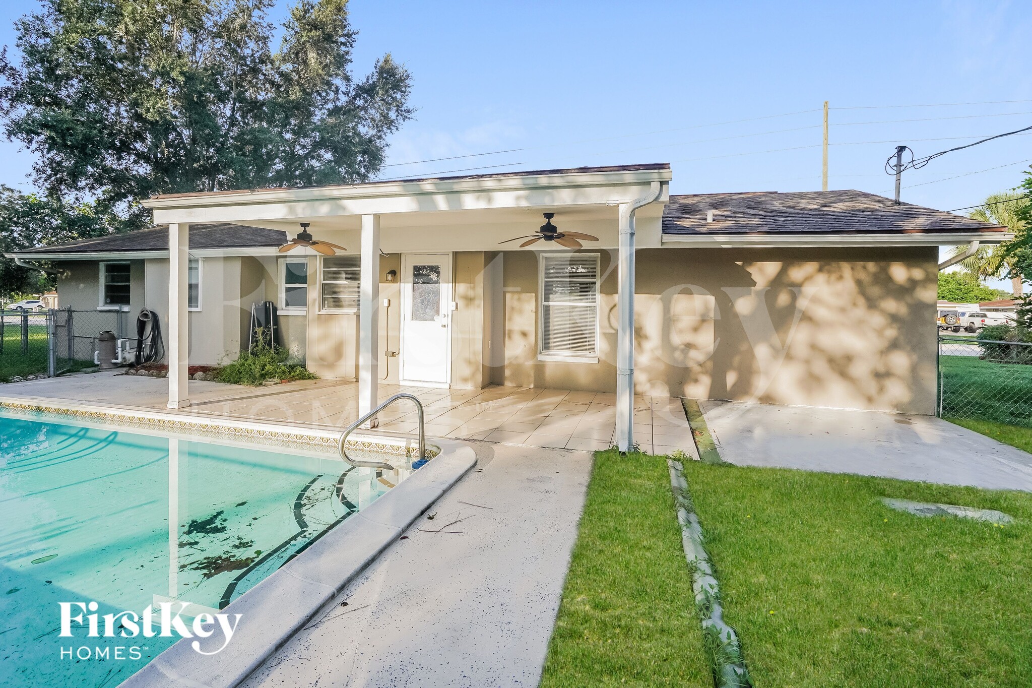 Building Photo - 2582 Lake View Blvd