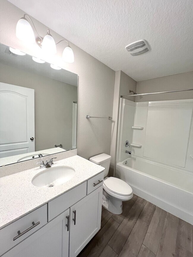 Building Photo - GORGEOUS 5 Bed 4 Bath 3 Car Garage HOME w COMMUNITY POOL for RENT!